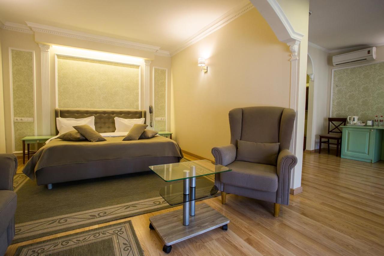 Spa-Hotel Myslyvskiy Dvir Kyiv Exterior photo