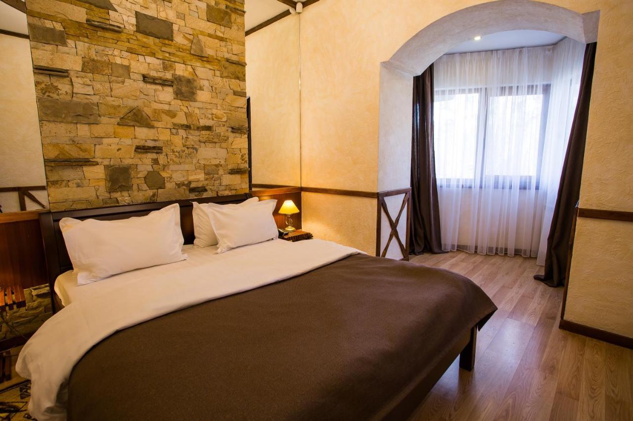 Spa-Hotel Myslyvskiy Dvir Kyiv Exterior photo