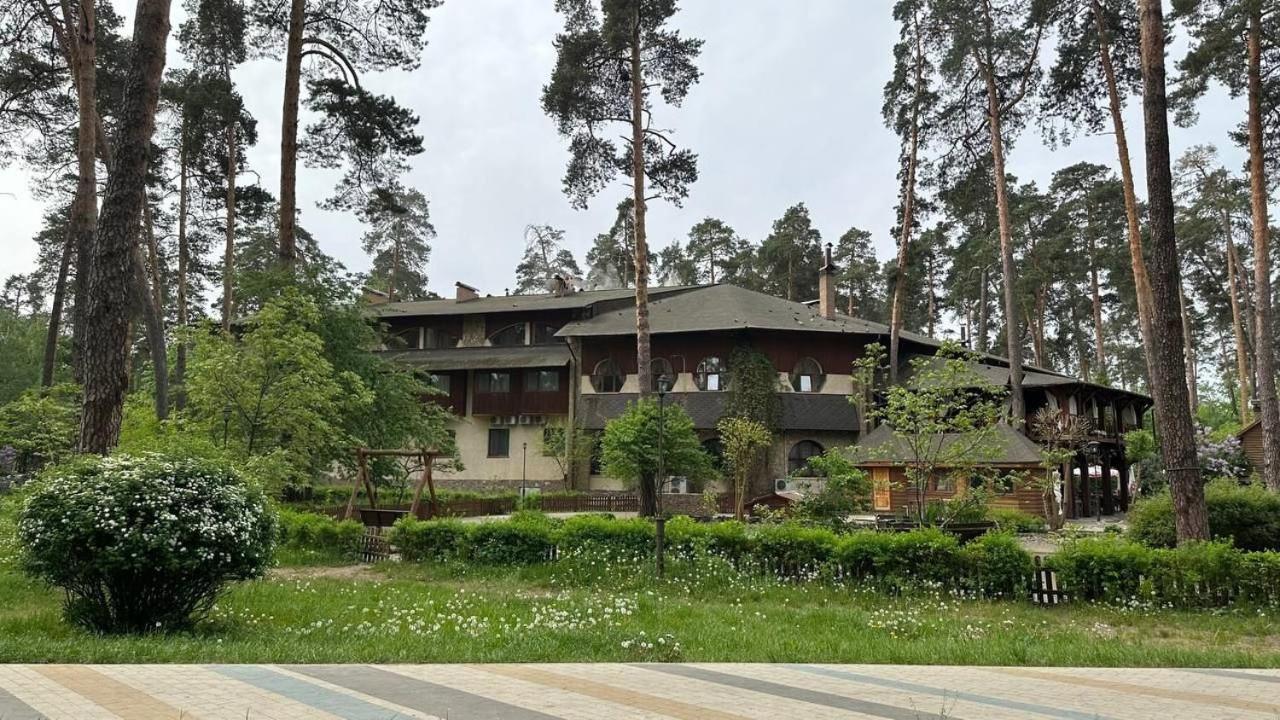 Spa-Hotel Myslyvskiy Dvir Kyiv Exterior photo