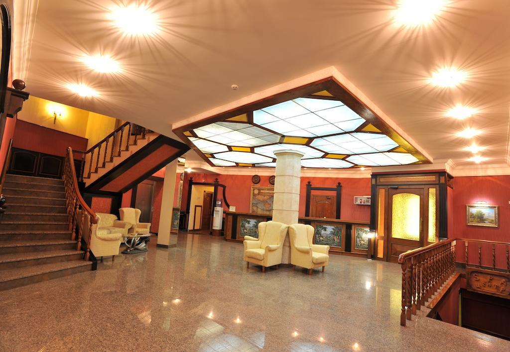 Spa-Hotel Myslyvskiy Dvir Kyiv Exterior photo