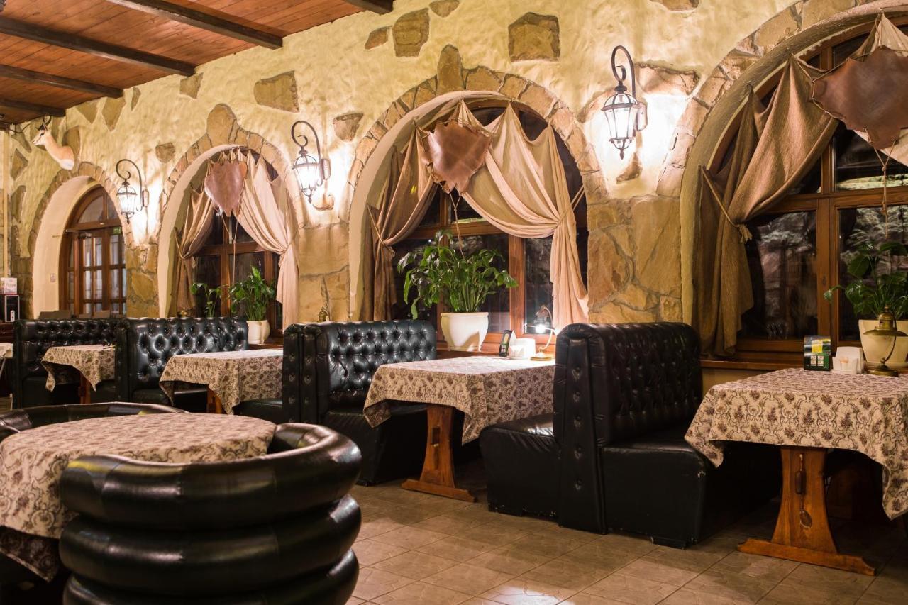 Spa-Hotel Myslyvskiy Dvir Kyiv Exterior photo